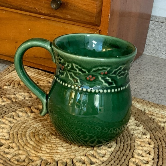 Hampton Forge Set of 3 Christmas Berries Holly / Green & Red / Coffee Cups Mugs - Picture 9 of 9